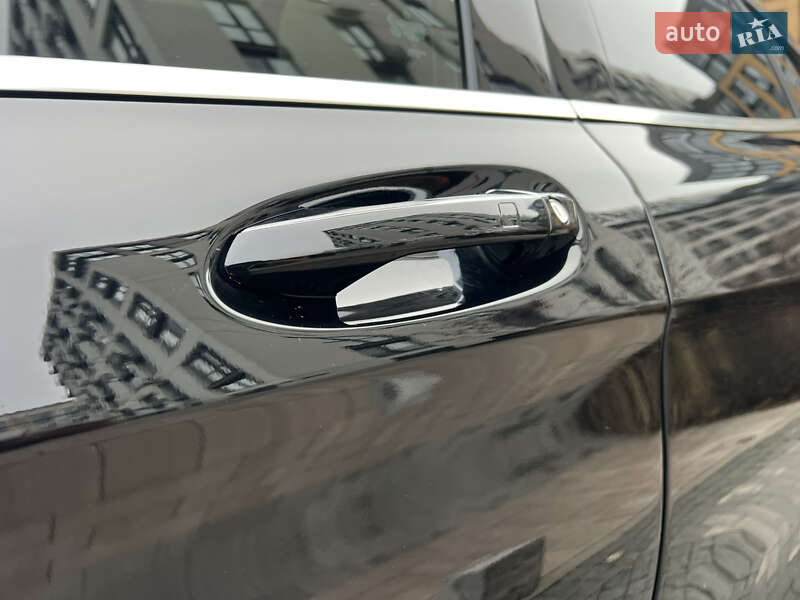 Внедорожник / Кроссовер Mercedes-Benz GLA-Class 2017 в Киеве фото 9 Внедорожник / Кроссовер Mercedes-Benz GLA-Class 2017 в Киеве