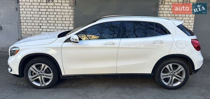 Позашляховик / Кросовер Mercedes-Benz GLA-Class 2018 в Києві