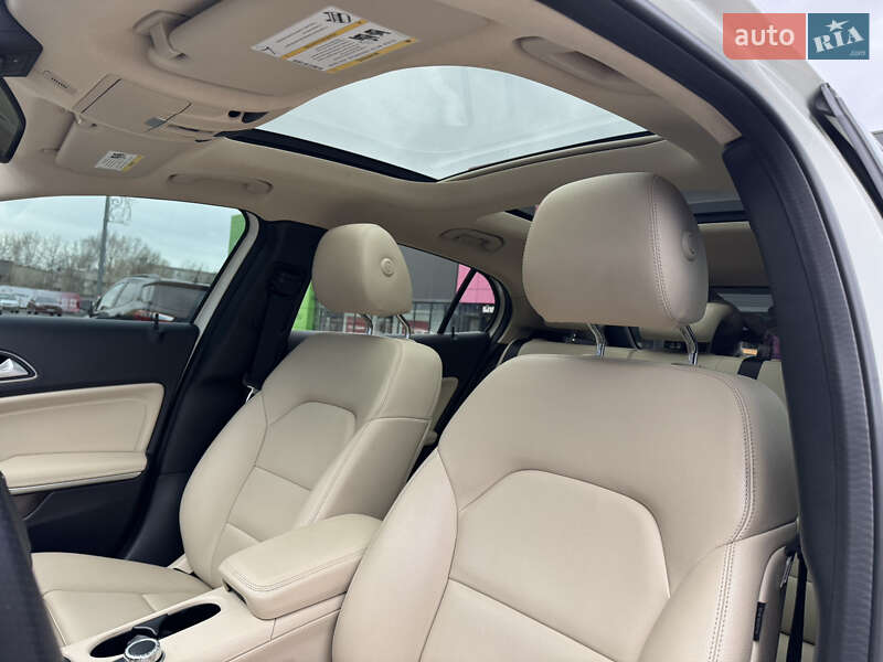 Позашляховик / Кросовер Mercedes-Benz GLA-Class 2016 в Києві