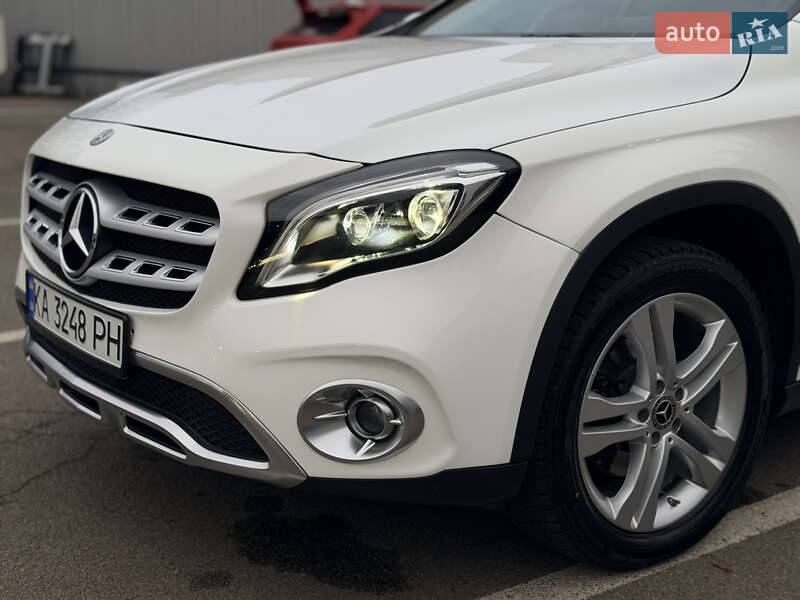 Внедорожник / Кроссовер Mercedes-Benz GLA-Class 2018 в Киеве