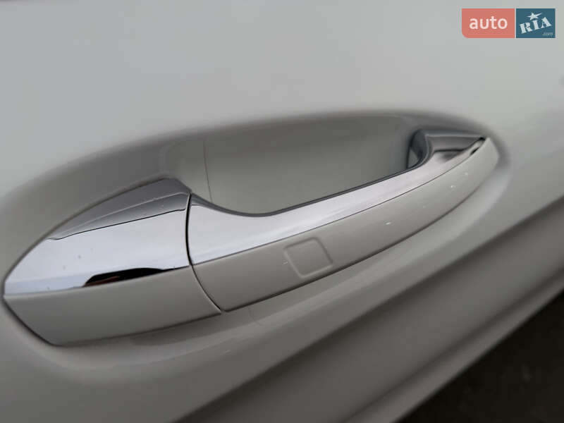 Внедорожник / Кроссовер Mercedes-Benz GLA-Class 2018 в Киеве