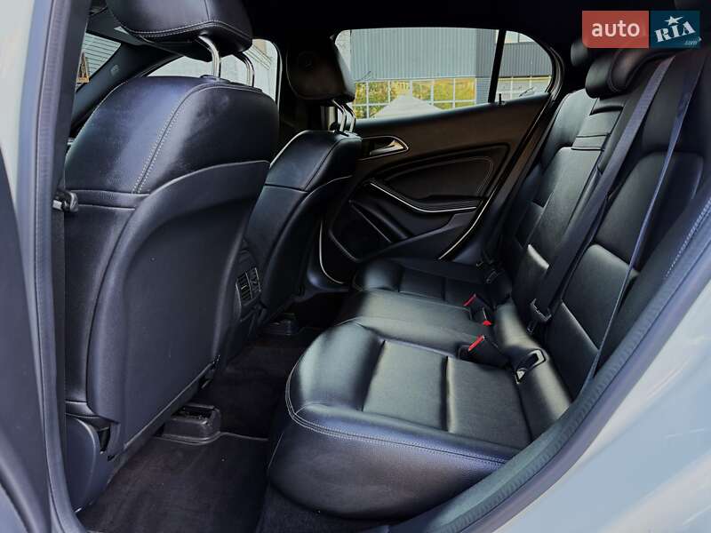 Внедорожник / Кроссовер Mercedes-Benz GLA-Class 2016 в Киеве