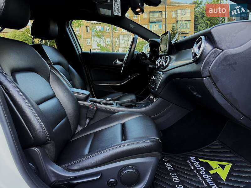 Внедорожник / Кроссовер Mercedes-Benz GLA-Class 2016 в Киеве