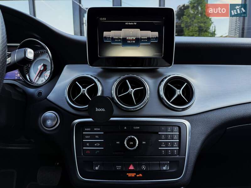 Внедорожник / Кроссовер Mercedes-Benz GLA-Class 2016 в Киеве