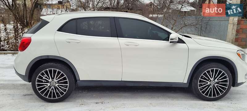 Позашляховик / Кросовер Mercedes-Benz GLA-Class 2018 в Рівному