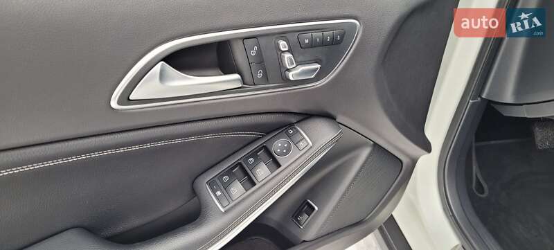 Позашляховик / Кросовер Mercedes-Benz GLA-Class 2018 в Рівному