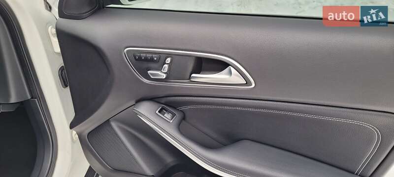 Позашляховик / Кросовер Mercedes-Benz GLA-Class 2018 в Рівному