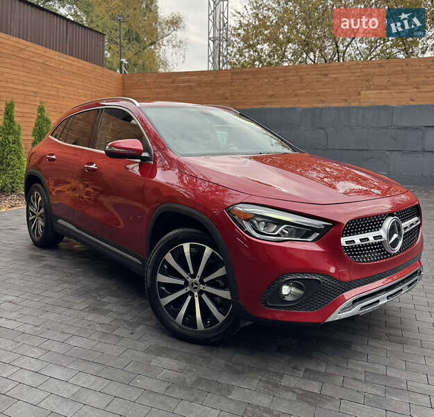 Внедорожник / Кроссовер Mercedes-Benz GLA-Class 2022 в Киеве