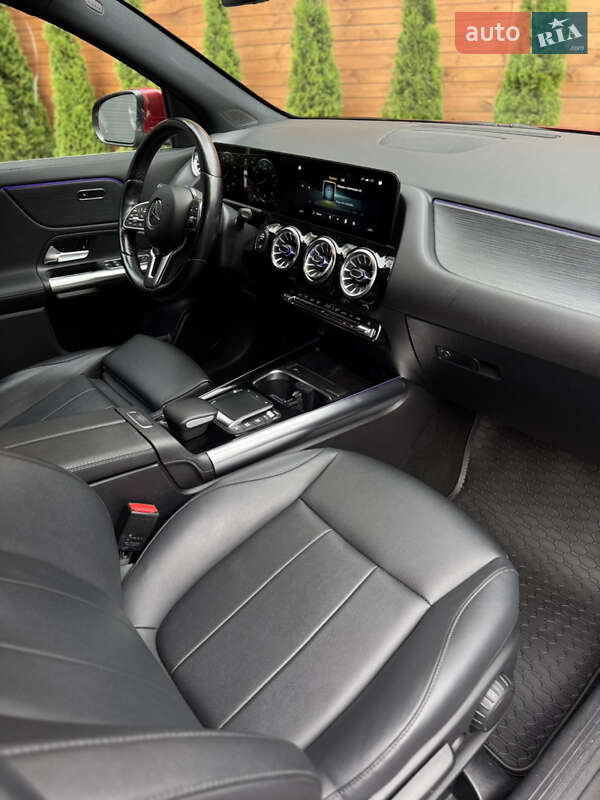 Внедорожник / Кроссовер Mercedes-Benz GLA-Class 2022 в Киеве