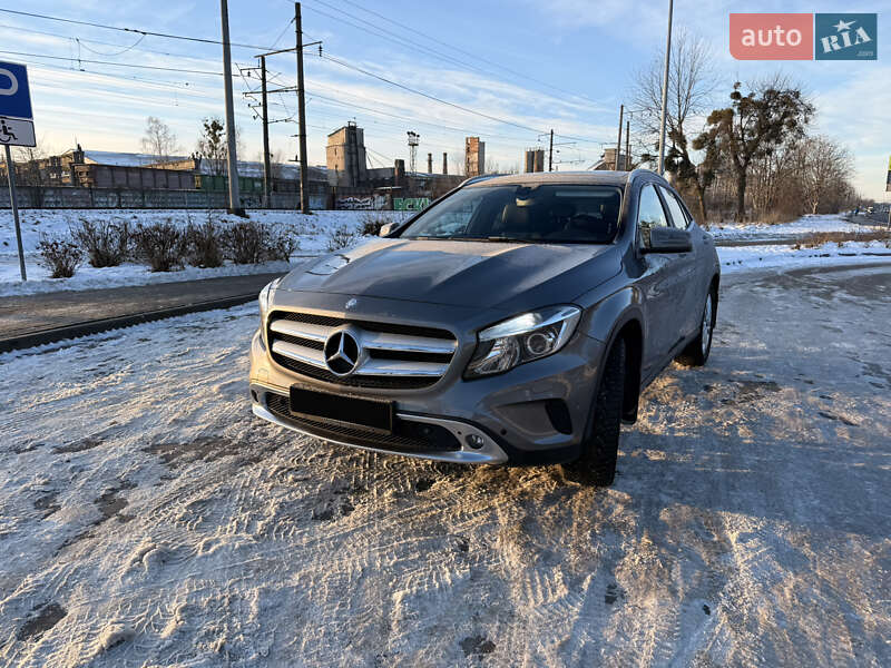Mercedes-Benz GLA-Class 2015