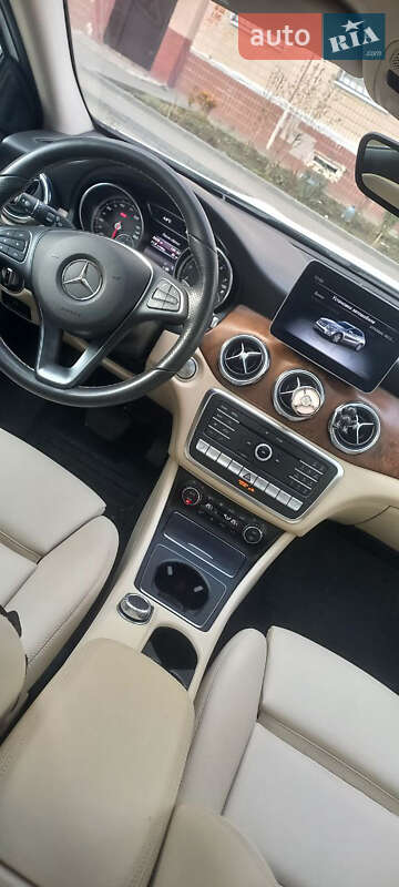 Позашляховик / Кросовер Mercedes-Benz GLA-Class 2019 в Дніпрі