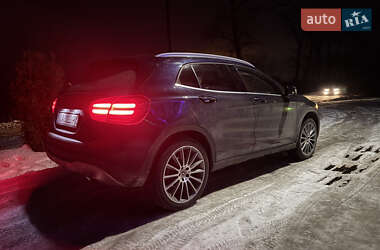 Внедорожник / Кроссовер Mercedes-Benz GLA-Class 2017 в Киеве
