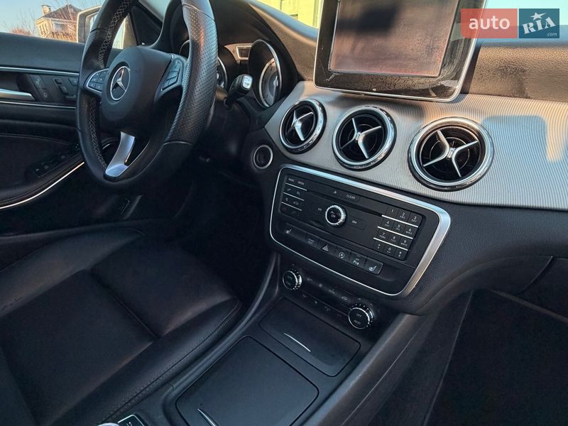 Внедорожник / Кроссовер Mercedes-Benz GLA-Class 2016 в Киеве