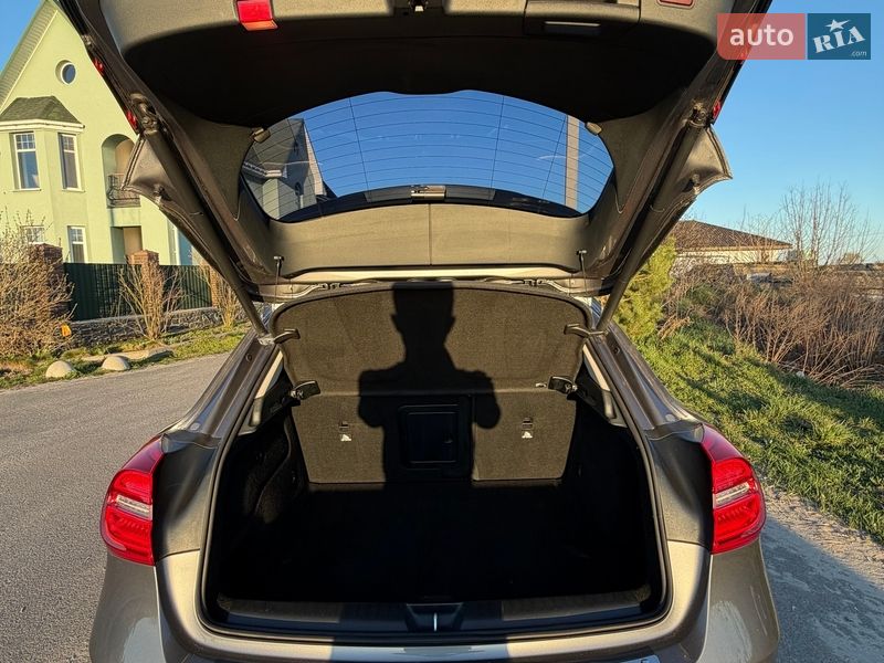 Внедорожник / Кроссовер Mercedes-Benz GLA-Class 2016 в Киеве