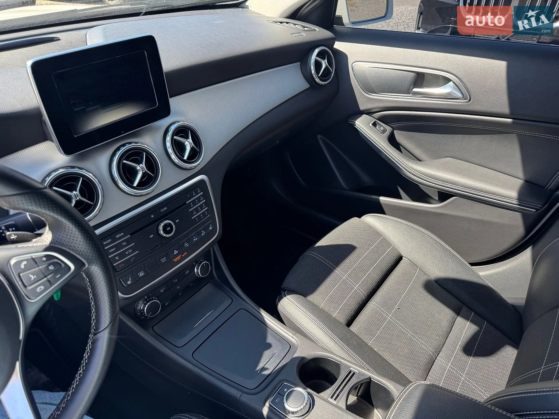 2016 Mercedes-Benz GLA-klasse - мініатюра 36