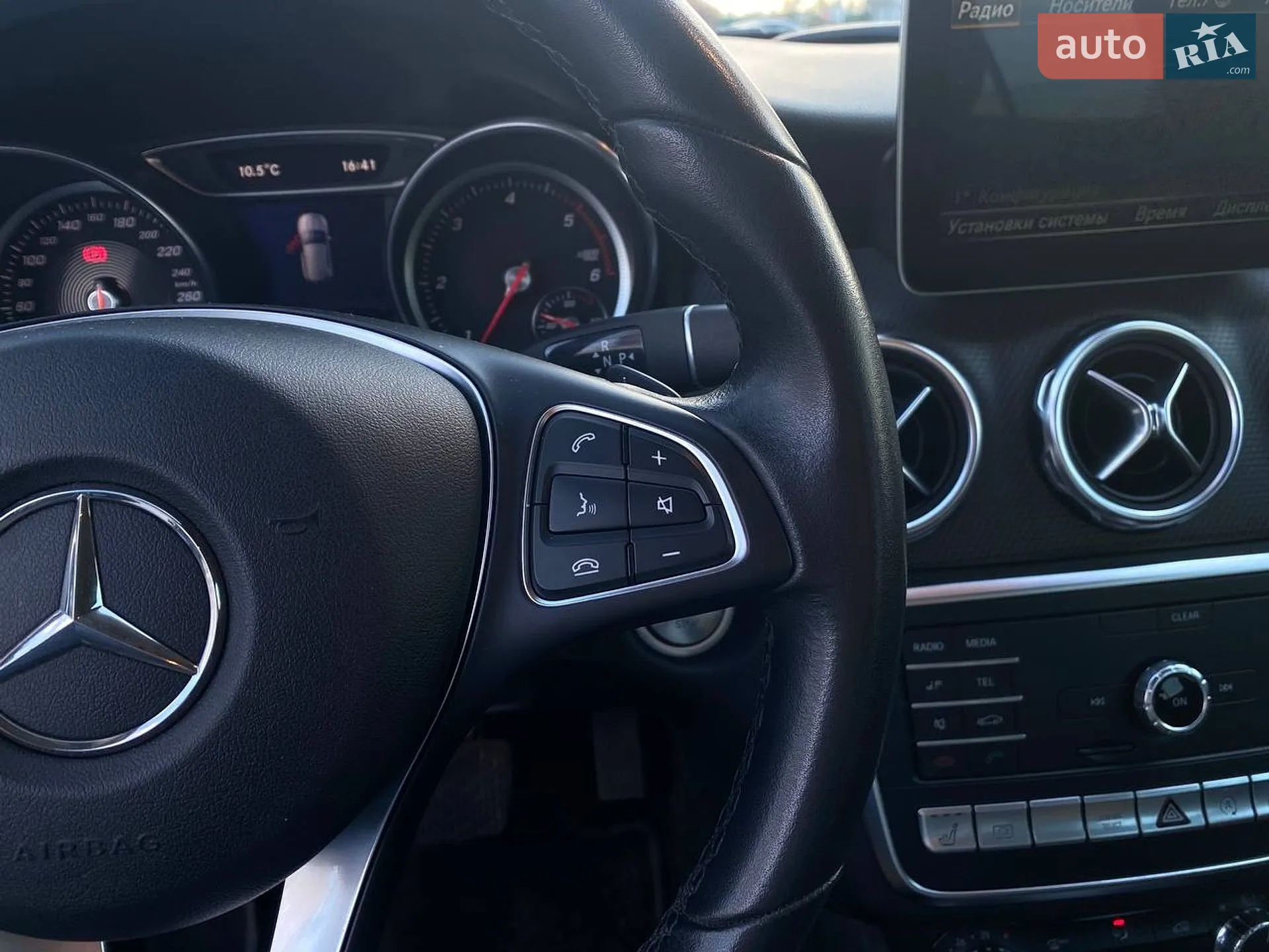 2017 Mercedes-Benz GLA-klasse - мініатюра 38