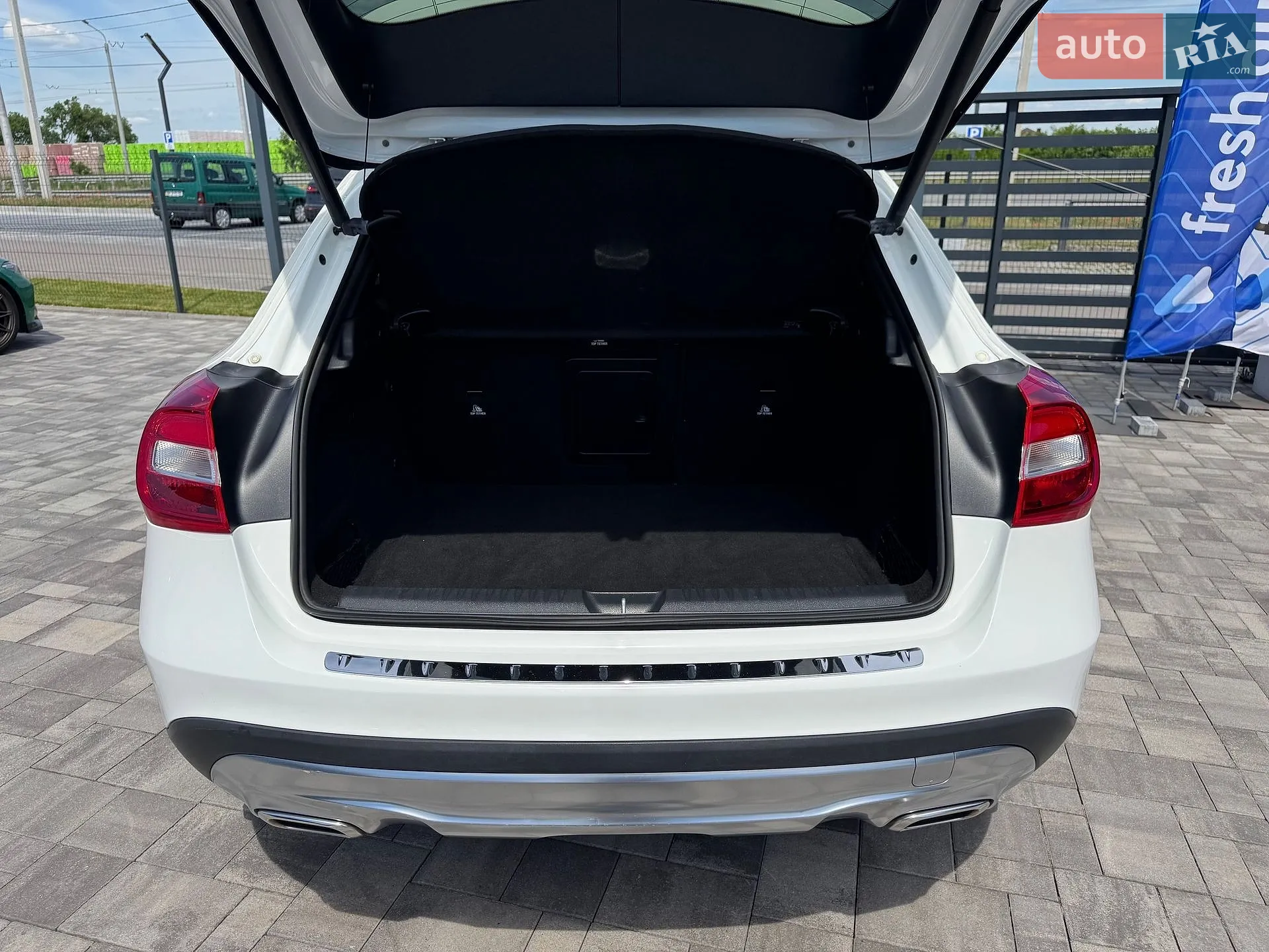 2017 Mercedes-Benz GLA-klasse - мініатюра 28