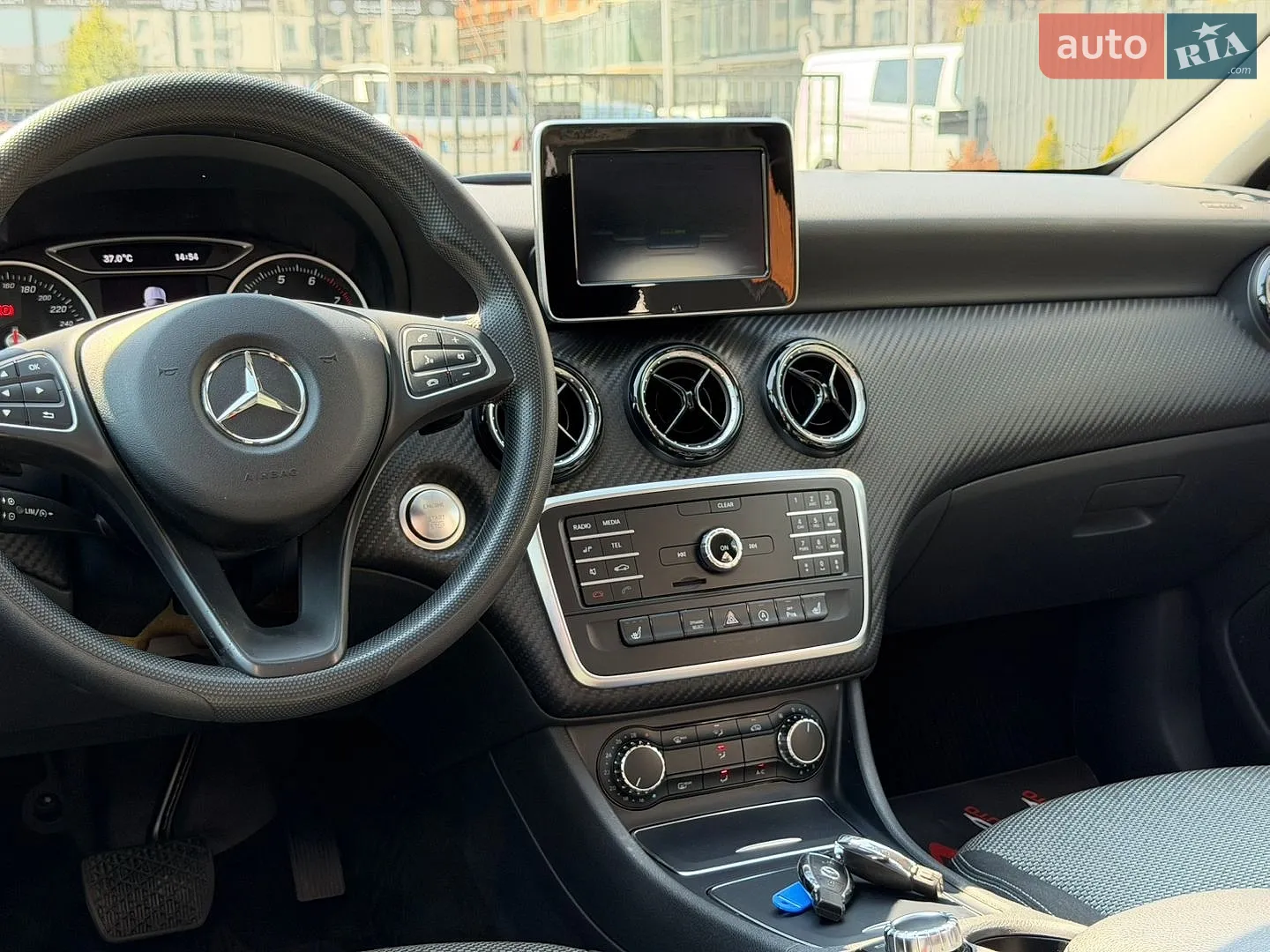 2018 Mercedes-Benz GLA-klasse - мініатюра 38