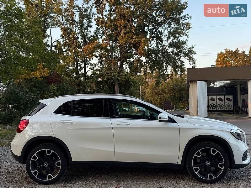 Mercedes-Benz GLA-Class