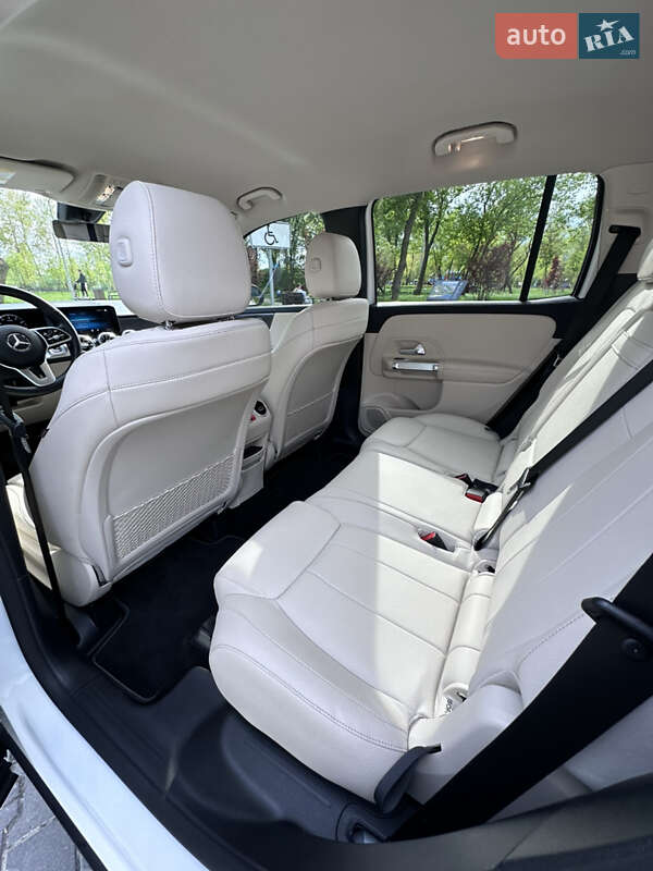 Внедорожник / Кроссовер Mercedes-Benz GLB-Class 2021 в Киеве