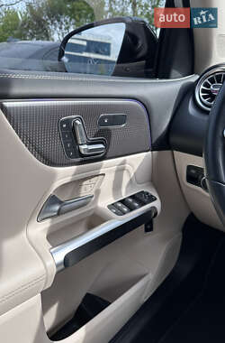 Внедорожник / Кроссовер Mercedes-Benz GLB-Class 2021 в 