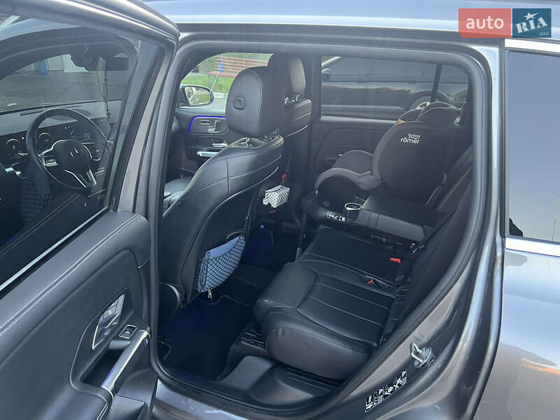 Внедорожник / Кроссовер Mercedes-Benz GLB-Class 2019 в Тернополе