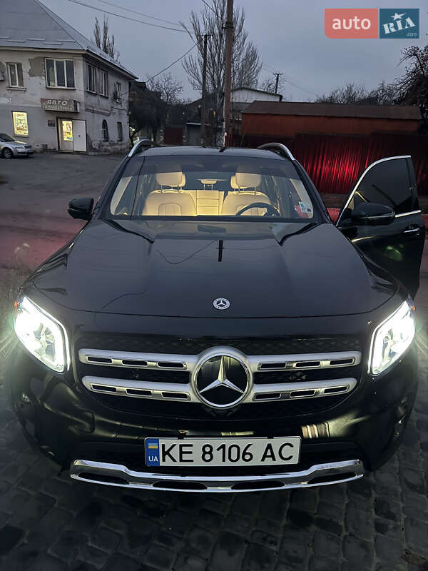 Mercedes-Benz GLB-Class 2023