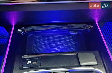 Позашляховик / Кросовер Mercedes-Benz GLB-Class 2019 в 