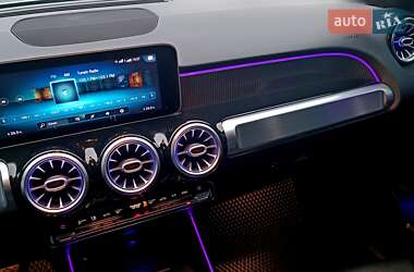 Позашляховик / Кросовер Mercedes-Benz GLB-Class 2019 в 