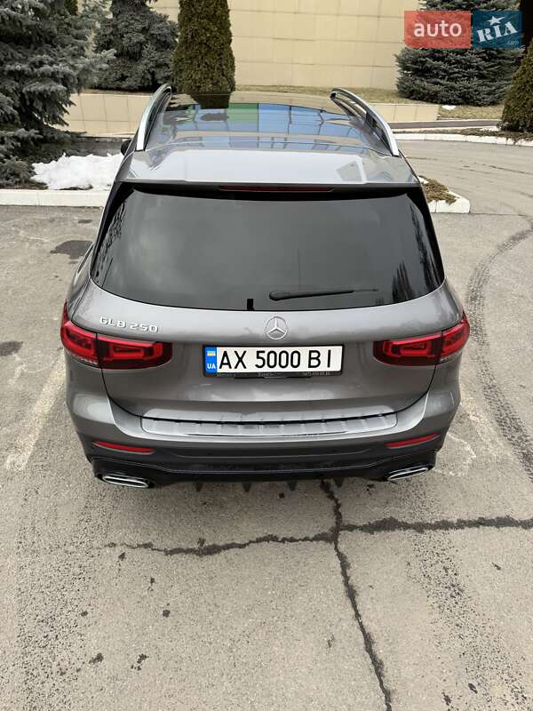 Внедорожник / Кроссовер Mercedes-Benz GLB-Class 2019 в Харькове