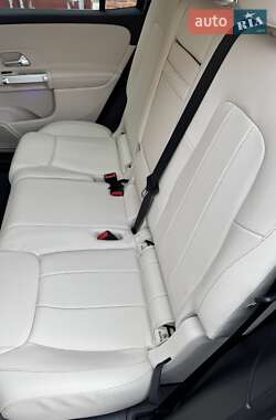 Внедорожник / Кроссовер Mercedes-Benz GLB-Class 2019 в 
