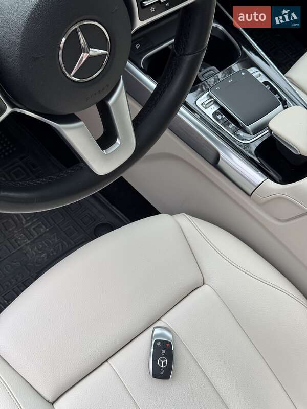 Внедорожник / Кроссовер Mercedes-Benz GLB-Class 2019 в Харькове