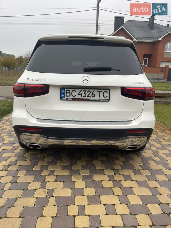 Внедорожник / Кроссовер Mercedes-Benz GLB-Class 2019 в Сумах