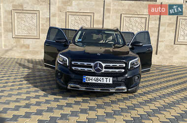 Позашляховик / Кросовер Mercedes-Benz GLB-Class 2019 в 