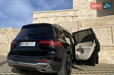 Позашляховик / Кросовер Mercedes-Benz GLB-Class 2019 в 