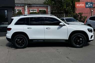 Позашляховик / Кросовер Mercedes-Benz GLB-Class 2020 в 