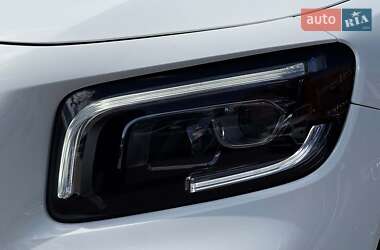 Позашляховик / Кросовер Mercedes-Benz GLB-Class 2020 в 