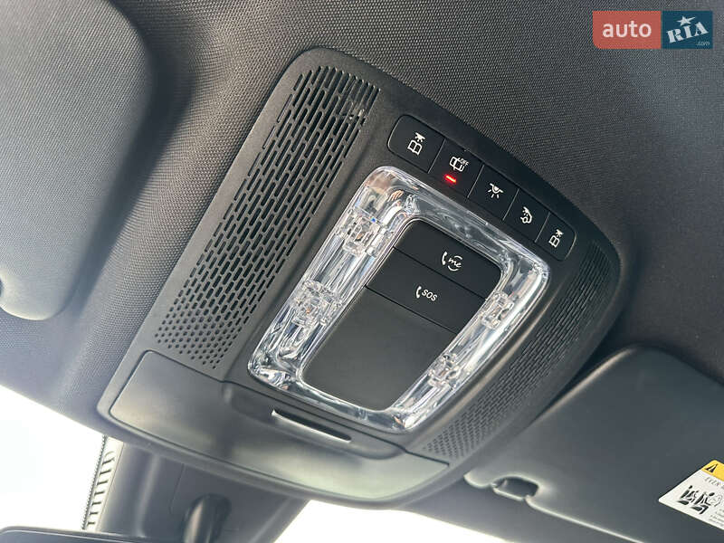 Внедорожник / Кроссовер Mercedes-Benz GLB-Class 2019 в Киеве