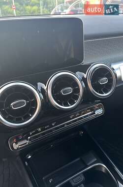 Позашляховик / Кросовер Mercedes-Benz GLB-Class 2020 в 