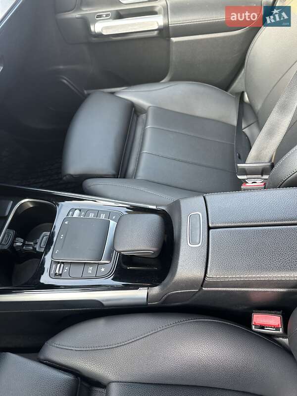 Внедорожник / Кроссовер Mercedes-Benz GLB-Class 2020 в Тернополе