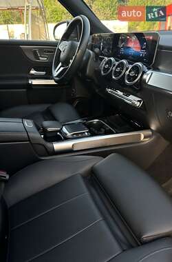 Позашляховик / Кросовер Mercedes-Benz GLB-Class 2020 в 