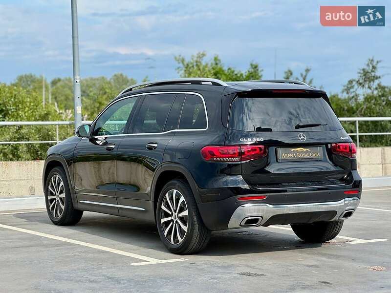 Внедорожник / Кроссовер Mercedes-Benz GLB-Class 2022 в Киеве