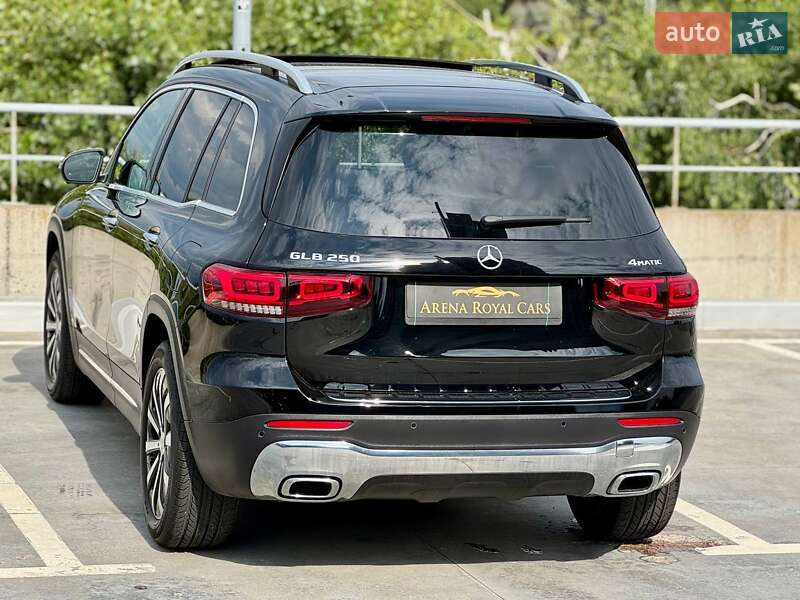 Внедорожник / Кроссовер Mercedes-Benz GLB-Class 2022 в Киеве