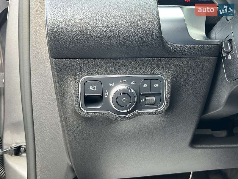 Внедорожник / Кроссовер Mercedes-Benz GLB-Class 2021 в Киеве