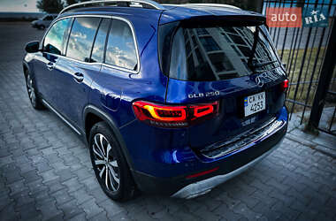 Внедорожник / Кроссовер Mercedes-Benz GLB-Class 2021 в 