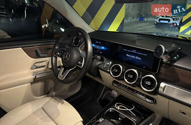Позашляховик / Кросовер Mercedes-Benz GLB-Class 2020 в 