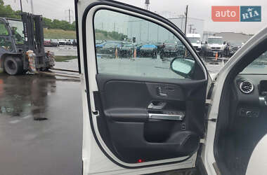 Внедорожник / Кроссовер Mercedes-Benz GLB-Class 2021 в 