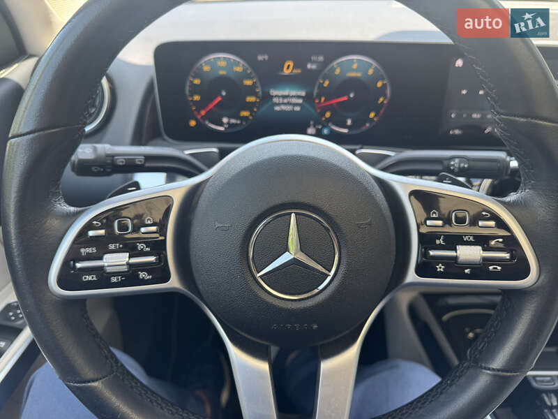 Позашляховик / Кросовер Mercedes-Benz GLB-Class 2020 в 