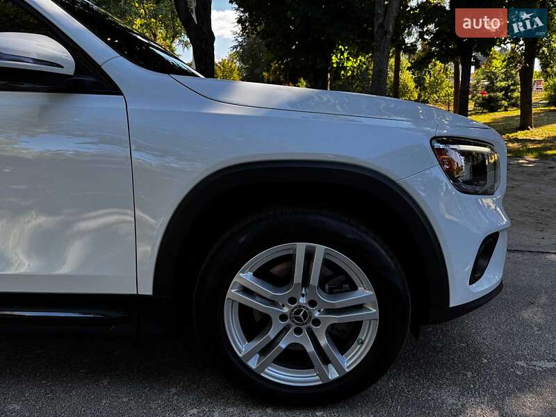 Внедорожник / Кроссовер Mercedes-Benz GLB-Class 2020 в Киеве