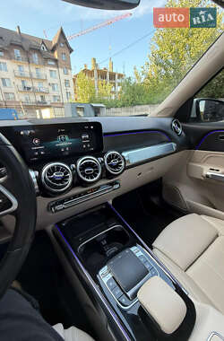 Внедорожник / Кроссовер Mercedes-Benz GLB-Class 2020 в 